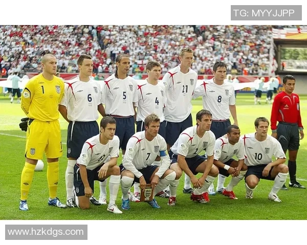 新浪微博足球明星汇聚一堂展现风采引发球迷热议与关注